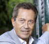 Le journaliste l’interroge alors : "T'as déjà eu un coup de foudre comme ça ?"

Exclusif - Georges Fenech lors de la 29ème édition de "La Forêt des Livres chez Gonzague Saint-Bris" à Chanceaux-près-Loches, le 31 août 2025.
© Cédric Perrin/Bestimage