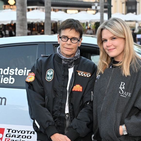 Camille Gottlieb, la fille de la princesse Stéphanie et de Jean Raymond Gottlieb, est au départ du 9ème E-Rallye de Monte-Carlo, en tant que co-pilote de son amie Margaux Grundstein au volant d'une volvo, sur la place du Casino à Monaco, le 15 octobre 2025.  © Bruno Bebert / Bestimage
