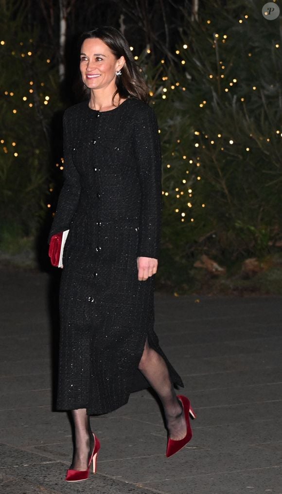 Gros travaux chez les Middleton ! Pippa Middleton assiste à la messe "Together At Christmas Carol" à l'abbaye de Westminster à Londres. Photo : Backgrid UK / Bestimage