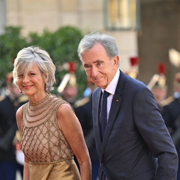 Aujourd’hui, le Cheval Blanc St-Barth s’impose comme l’une des adresses les plus exclusives des Caraïbes.

Bernard Arnault et sa femme Hélène arrivant au palais de l’Elysée pour un dîner d’état en l’honneur de la visite du roi de Thaïlande et de sa femme à Paris le 29 juin 2026.

© Christian Liewig / Bestimage