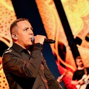 Exclusif - Sur scène le chanteur Faudel - "Africa , le Grand Concert" diffusé le 29 juillet sur France 2 à 21:05 mettra à l'honneur, depuis Montpellier, les artistes qui ont l'Afrique en commun. Un rendez-vous pour un voyage musical inédit.
Sur La Promenade du Peyrou à Montpellier, tous ces artistes partageront la scène pour célébrer la richesse et la diversité des rythmes africains et de leurs influences. Un spectacle réalisé par Gérard.Pullicino
© Jean-René Santini / Bestimage