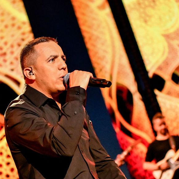 Exclusif - Sur scène le chanteur Faudel - "Africa , le Grand Concert" diffusé le 29 juillet sur France 2 à 21:05 mettra à l'honneur, depuis Montpellier, les artistes qui ont l'Afrique en commun. Un rendez-vous pour un voyage musical inédit.
Sur La Promenade du Peyrou à Montpellier, tous ces artistes partageront la scène pour célébrer la richesse et la diversité des rythmes africains et de leurs influences. Un spectacle réalisé par Gérard.Pullicino
© Jean-René Santini / Bestimage