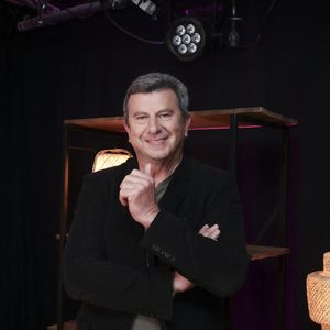 Pascal Bataille en interview pour "En privé avec", format original de Webedia © Jack Tribeca/Bestimage