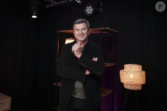 Pascal Bataille en interview pour "En privé avec", format original de Webedia © Jack Tribeca/Bestimage