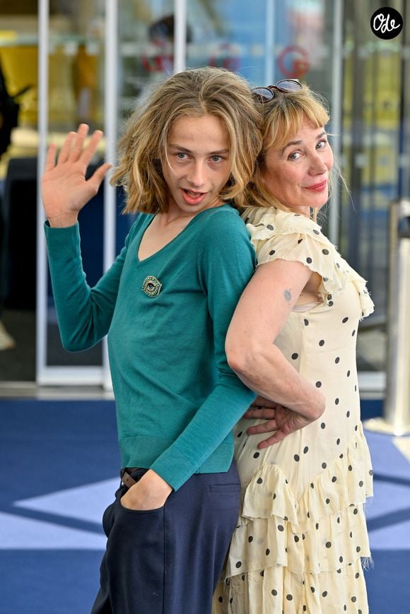 Julie Depardieu et son fils Billy lors de la séance photo du film « Les Derniers Jours de Charles Baudelaire » dans le cadre du 65e Festival de télévision de Monte-Carlo, le 14 juin 2026 à Monte-Carlo, Monaco. Photo de Julien Reynaud/APS-Medias/ABACAPRESS.COM