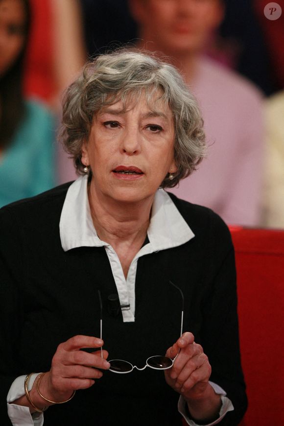 Anemone lors de l'enregistrement de l'émission Vivement Dimanche a Paris, France, le 20 mars 2007. Photo Max Colin/ABACAPRESS.COM