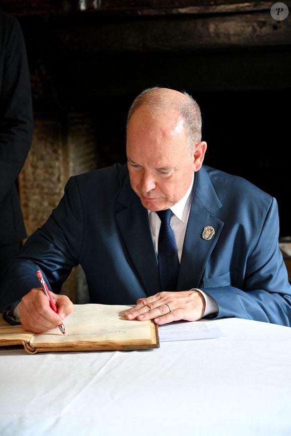Pour le prince Albert II, ce projet incarne une vision durable et locale de l’agriculture, mêlant exemplarité, transmission et respect de la nature.

 Le prince Albert II de Monaco s'est rendu à Saint Paul de Vence, dans les Alpes-Maritimes, dans le cadre de ses déplacements réguliers dans les collectivités historiquement liées à la Principauté, le 15 juillet 2025. © Bruno Bebert / Bestimage