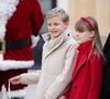 Les deux enfants du prince Albert et de la princesse Charlene de Monaco étaient présents à la traditionnelle distribution des cadeaux de Noël aux enfants monégasques le mercredi 18 décembre 2024

Le prince Jacques de Monaco, marquis des Baux, La princesse Gabriella de Monaco, comtesse de Carladès - La famille princière de Monaco offre les traditionnels cadeaux de Noël aux enfants monégasques dans la Cour du Palais Princier, le 18 décembre 2024. 
© Olivier Huitel / Pool Monaco / Bestimage