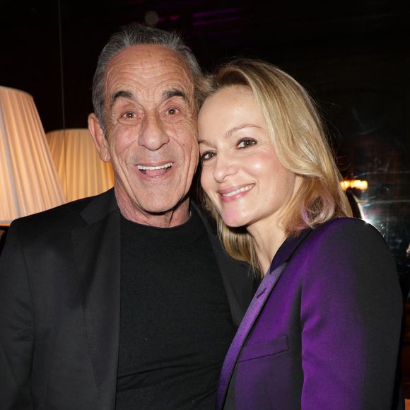 Thierry Ardisson s'est éteint à l'âge de 76 ans.

Thierry Ardisson et sa femme Audrey Crespo-Mara - Défilé rétrospectif Nathalie Garçon à l'occasion de ses 35 ans de sa marque lors d'une closing party à l'hôtel Raphael à Paris.
 © Coadic Guirec/Bestimage