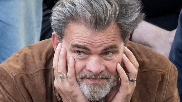 Clovis Cornillac a suivi une scolarité atypique à Paris : "Quand je suis sorti de là, je savais lire mais pas écrire"