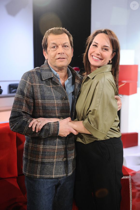 Exclusif - Laurent Mariotte et Julia Vignali lors de l'enregistrement de l'émission Vivement dimanche au studio Rive gauche, présentée par M. Drucker, diffusée sur France 3, le 1er mars 2026, à Paris, France, le 18 février 2026. © Guillaume Gaffiot/Bestimage