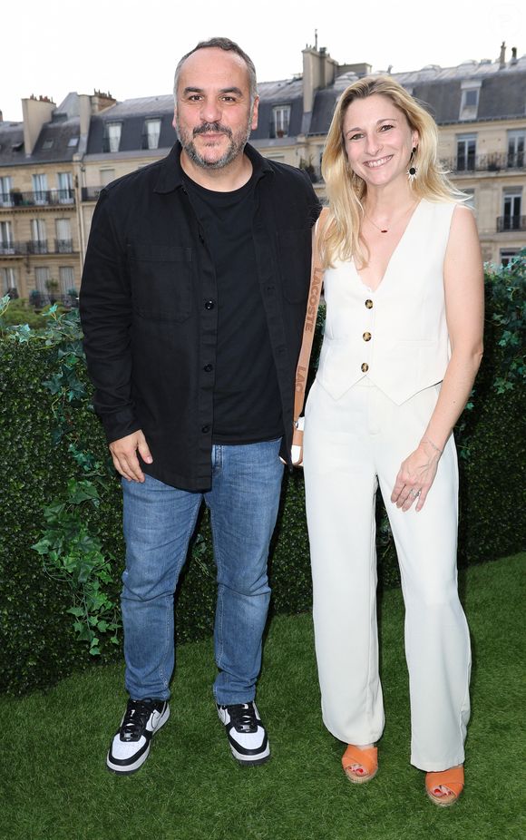 Toutefois, pour mieux appréhender cette aventure, François-Xavier Demaison peut s'appuyer sur le fait qu'il est déjà régulièrement au contact de la nature, depuis plusieurs années. 

Exclusif - François-Xavier Demaison et sa femme Anaïs Tihay - Inauguration du Rooftop "Le Marta - Jardin suspendu" au sommet de l'hôtel Barrière Fouquet's à Paris © Coadic Guirec / Bestimage