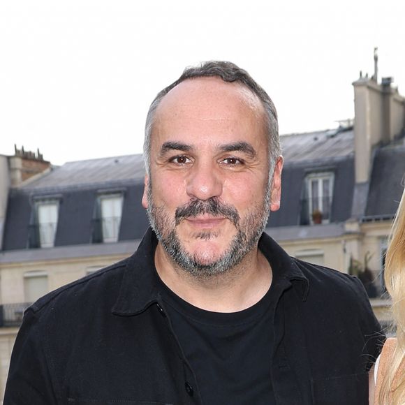 Toutefois, pour mieux appréhender cette aventure, François-Xavier Demaison peut s'appuyer sur le fait qu'il est déjà régulièrement au contact de la nature, depuis plusieurs années. 

Exclusif - François-Xavier Demaison et sa femme Anaïs Tihay - Inauguration du Rooftop "Le Marta - Jardin suspendu" au sommet de l'hôtel Barrière Fouquet's à Paris © Coadic Guirec / Bestimage