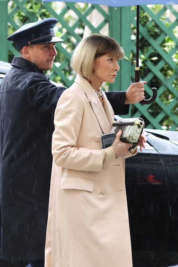 Anna Wintour arrive à l'hôtel Ritz à Paris, le 6 juillet 2025 @Backgrid USA / Bestimage