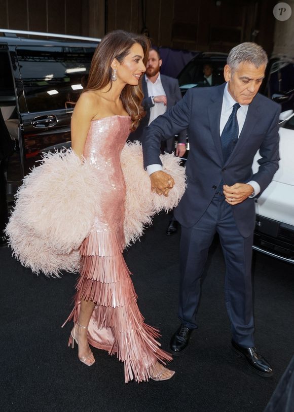 George Clooney et Amal Clooney assistent au gala du BFI London Film Festival à l'occasion de la première britannique du film "Jay Kelly", qui s'est tenu au Royal Festival Hall, à Londres, au Royaume-Uni, le 10 octobre 2025. Backgrid UK/ Bestimage
