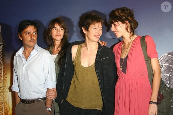 Yvan Attal et sa femme Charlotte Gainsbourg, Jane Birkin et Lou Doillon arrivent à l'avant-première de 'Spiderman 3' au Grand Rex à Paris, France, le 28 avril 2007. Photo by Khayat-Nebinger/ABACAPRESS.COM