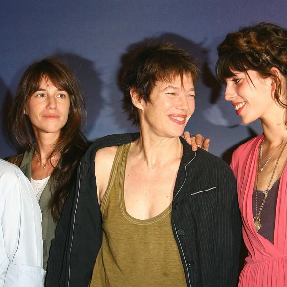 Yvan Attal et sa femme Charlotte Gainsbourg, Jane Birkin et Lou Doillon arrivent à l'avant-première de 'Spiderman 3' au Grand Rex à Paris, France, le 28 avril 2007. Photo by Khayat-Nebinger/ABACAPRESS.COM
