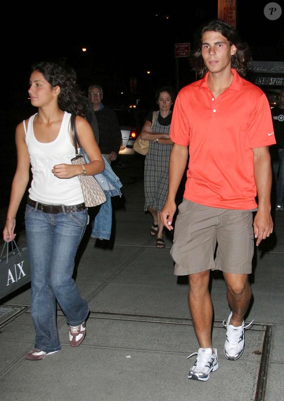 Rafael et Xisca sont ensemble depuis vingt ans.
Le champion de tennis espagnol Rafael Nadal et sa petite amie Xisca quittent leur hôtel de Midtown Manhattan pour une soirée shopping à New York City, NY, USA le 26 août 2006. Nadal participera à l'US Open 2006. Photo Ramey Agency/ABACAPRESS.COM