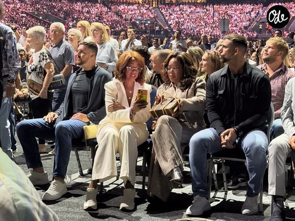 Oprah Winfrey assiste au concert de Céline Dion à la Plénitude Arena le 12 septembre 2026.

Photo : Agence / Bestimage