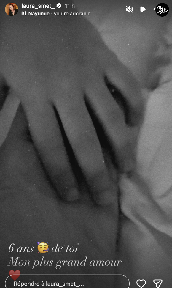 Pour ses 6 ans, elle a partagé un tendre cliché en noir et blanc : une petite main, quelques mots et beaucoup d’amour, tout en veillant à préserver son garçon des regards indiscrets.