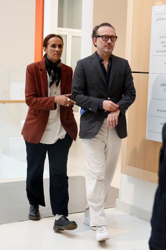 Vincent Perez et Karine Silla - Arrivées au procès de Gérard Depardieu pour agressions sexuelles sur deux femmes lors d'un tournage de film en 2021, au tribunal correctionnel de Paris.
Le 27 mars 2025.

© Clovis / Guignebourg / Bestimage