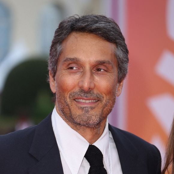 "Tout le monde ment 4", c'est à découvrir ce mercredi soir sur France 2.  Un quatrième volet inédit avec, toujours dans le rôle principal, Vincent Elbaz. 

Vincent Elbaz  - Arrivées à la soirée d'ouverture de la 50ème édition du Festival du Cinema Américain de Deauville, France. © Denis Guignebourg/BestImage