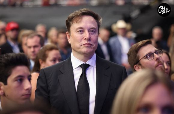 Selon Forbes, le patron de Tesla et SpaceX disposerait désormais d'un patrimoine estimé à 1 100 milliards de dollars.

Elon Musk lors de la cérémonie en mémoire de Charlie Kirk au State Farm Stadium de Glendale, en Arizona, le 21 septembre 2025.

© Gage Skidmore/ZUMA Press Wire