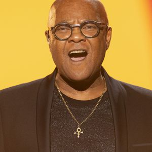 L'interprète du titre "Coco Câline" - actuellement en pleine promotion de son nouvel album "L'Imposteur "essentiellement composé de reprises - a réalisé un très beau coup de com' avec le chanteur créole de 68 ans. 

Exclusif - Mario Ramsamy - Enregistrement de l'émission "Tout le monde chante contre le cancer" au Cirque Phénix à Paris, présentée par J.Anthony et E.Gossuin et diffusée le 4 janvier sur W9
© C.Clovis-P.Perusseau / Bestimage