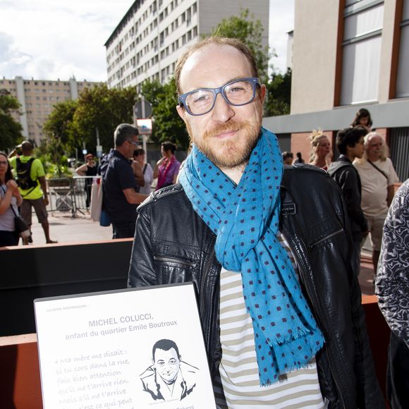 Exclusif - Marius Colucci - La ville de Montrouge rend hommage à Coluche lors de l'inauguration d'une plaque à l'adresse ou il a grandi, au 5 avenue Emile Boutroux juste derrière la place Emile Cresp, Montrouge le 19 juin 2019.  La sculpture de sa salopette qui a été inaugurée en 2011 fait peau neuve puisque son sculpteur l’a rénové. © Pierre Perusseau/Bestimage