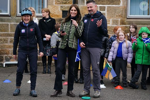 Le prince William, prince de Galles, et Catherine (Kate) Middleton, princesse de Galles, visitent Outfit Moray, une organisation caritative primée à Moray (Ecosse), le 2 novembre 2023. © Julien Burton / Bestimage