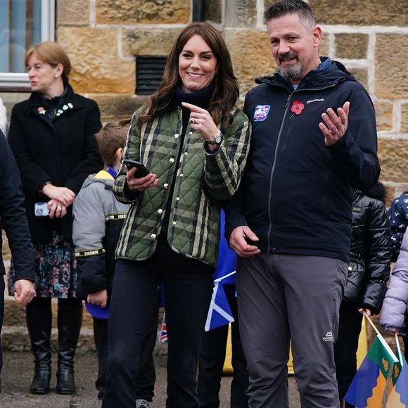 Le prince William, prince de Galles, et Catherine (Kate) Middleton, princesse de Galles, visitent Outfit Moray, une organisation caritative primée à Moray (Ecosse), le 2 novembre 2023. © Julien Burton / Bestimage