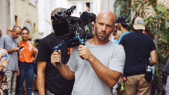 "Taxi 5", sorti en 2018, est le moins bon score de la saga, malgré ses 3,6 millions d’entrées en salles.

Franck Gastambide sur le tournage de "Taxi 5" EuropaCorp