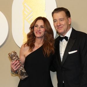 Julia Roberts (César d’honneur) et Clive Owen - Photocall des lauréats (pressroom) de la 50ème cérémonie des César à l'Olympia à Paris le 28 février 2025

© Dominique Jacovides / Olivier Borde / Bestimage