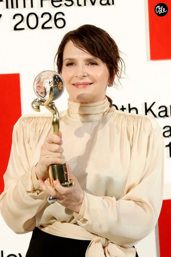 Juliette Binoche a reçu un Crystal Globe Award lors de la cérémonie de clôture du festival international du film de Karlovy Vary, le 11 juillet 2026.

© Bestimage