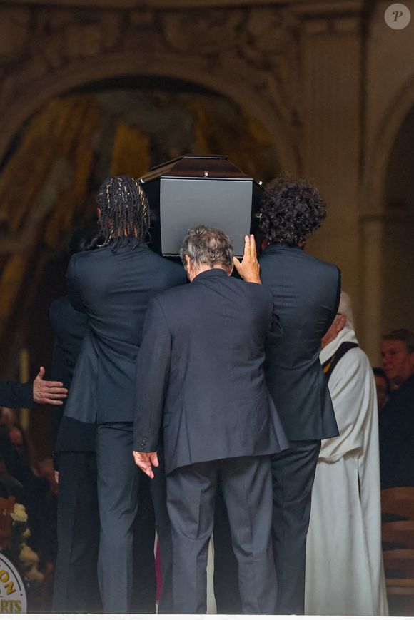 Ses obsèques ont d'ailleurs eu lieu en l'église Saint-Roch, dans le 1er arrondissement de Paris qu'il affectionnait tout particulièrement. 

Gaston Ardisson, Sekou Crespo-Mara, Lamine Crespo-Mara, Samuel de Ceccatty (mari de Manon Ardisson), Patrick Ardisson - Arrivées aux obsèques de Thierry Ardisson en l’église Saint-Roch de Paris, France, le 17 juillet 2025. © Clovis-Jacovides/Bestimage