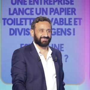 Exclusif - Cyril Hanouna, sur le plateau de l’émission « TPMP » présentée par C.Hanouna et diffusée en direct sur Youtube et sur toutes les box (SFR, FREE, Bouygues, MyCanal etc), Boulogne-Billancourt, France, le 17 mars 2025. © Jack Tribeca / Bestimage