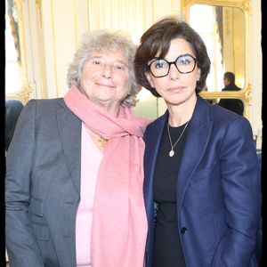 Jacqueline Franjou, Rachida Dati - Dany Boon reçoit des mains de Rachida Dati le Grand Prix Raymond Devos de la langue française 2025 au Salon Jérôme du Ministère de la Culture à Paris le 21 mars 2025.  © Alain Guizard/Bestimage