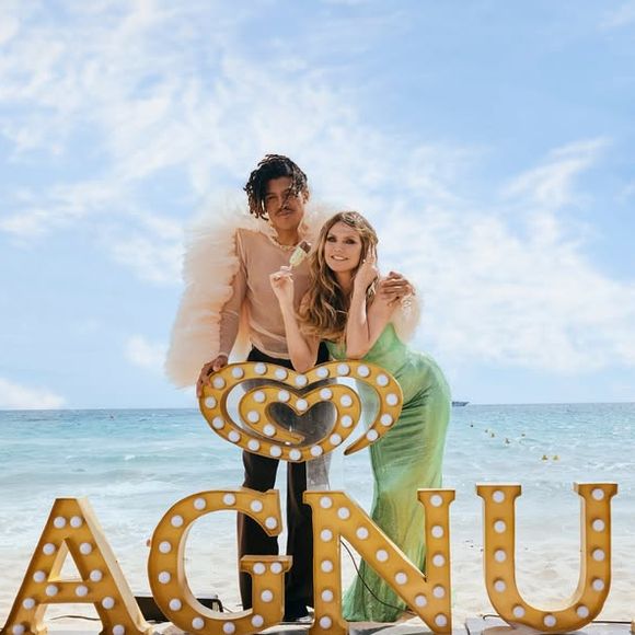Le jeune homme âgé de seulement vingt ans, qui fait également carrière dans le mannequinat, a déjà tout d'un grand.

Photo Instagram Heidi Klum et Henry Samuel.