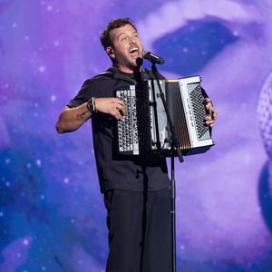 Exclusif - Claudio Capeo pour les surprises lors de l'enregistrement de l'émission "La Boîte à secrets", présentée par Faustine Bollaert et diffusée le 17 octobre sur France 3, dans les studios du Lendit à Saint-Denis, France, le 23 septembre 2025. © Cyril Moreau/Bestimage