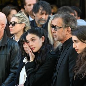 Cylia Chasman et Shana Chasman, les filles de Nadia Farès - Sortie des obsèques de Nadia Farès en l'église Saint-Jean-de-Montmartre à Paris, le 24 avril 2026. 

© Gedeon Taieb / Bestimage