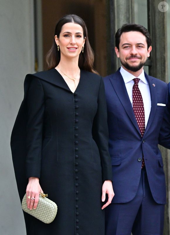 Le président français Emmanuel Macron et Brigitte Macron reçoivent son Altesse Royale le prince héritier du royaume de Jordanie, Hussein ben Abdallah, et sa femme, Son Altesse Royale la princesse Rajwa Al Hussein à l'Elysée, le 8 octobre 2025. Le futur couple royal de Jordanie effectue sa première visite officielle en France, dans le cadre d'une tournée européenne.
© Christian Liewig / Bestimage