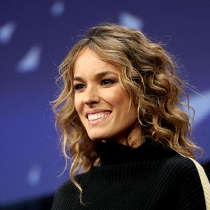 Élodie Fontan affiche une silhouette svelte et musclée. 


Elodie Fontan lors de la cérémonie d'ouverture de la 25ème édition du Festival international du film de comédie de l'Alpe d'Huez 
© Dominique Jacovides / Bestimage