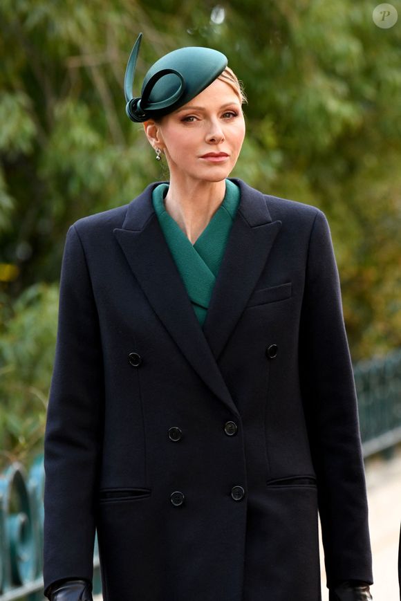 Le prince Albert II de Monaco et la princesse Charlene ont accueilli le président portugais Marcelo Rebelo de Sousa dans le cadre d'une visite d'Etat en Principauté, le 20 novembre 2025. La princesse portait une tenue signée par la styliste néo-zélandaise, Emilia Wickstead. © Bruno Bebert/Bestimage