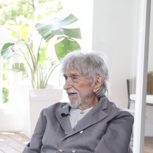 Exclusif - Augustin Trappenard interviewe Pierre Richard pour Brut lors du 78ème Festival International du Film de Cannes, au Palais des Festivals à Cannes, le 22 mai 2025. © Jack Tribeca/Bestimage