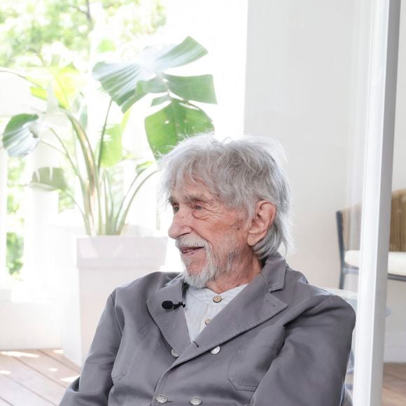 Exclusif - Augustin Trappenard interviewe Pierre Richard pour Brut lors du 78ème Festival International du Film de Cannes, au Palais des Festivals à Cannes, le 22 mai 2025. © Jack Tribeca/Bestimage