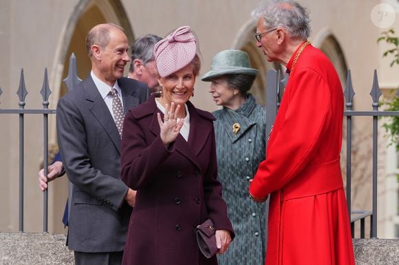 Sophie et Edward de Wessex assistent à la messe de Pâques de la famille royale dans la chapelle Saint George de Windsor dans le Berkshire, le 20 avril 2025 

Julien Burton / Bestimage