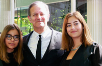 Francis Huster évoque ses filles dans "Vivement Dimanche" évoque ses filles. 

Photo  Noël Carrier / Bestimage