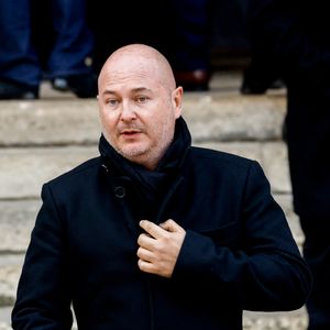 Sébastien Cauet - Sorties des obsèques de Jean-Pierre Pernaut en la Basilique Sainte-Clotilde à Paris le 9 mars 2022