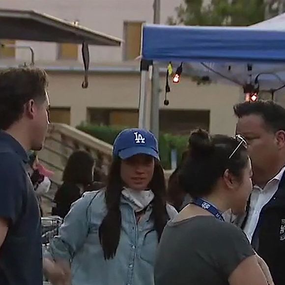Le prince Harry et Meghan Markle se rendent au Pasadena Convention Center avec les services d secours et les victimes des incendies de Eaton à Los Angeles le 11 janvier 2025