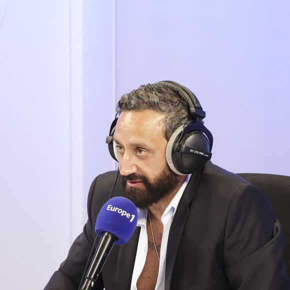 Cyril Hanouna sur le plateau de de l’émission « On Marche Sur La Tête » présentée par C.Hanouna et diffusée en direct sur Europe 1 à Paris le 29 avril 2025.© Jack Tribeca/Bestimage